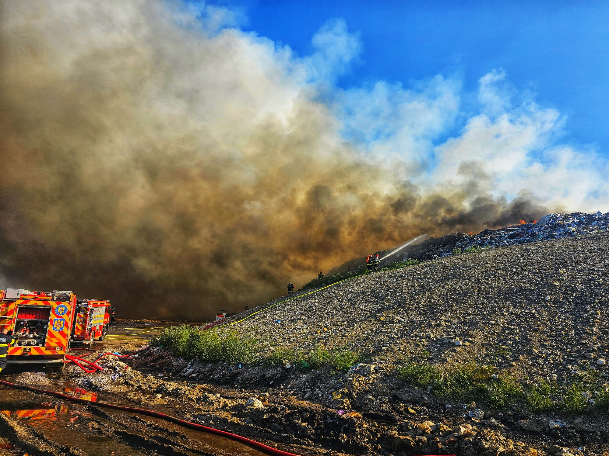 incendiu gunoi Aninoasa